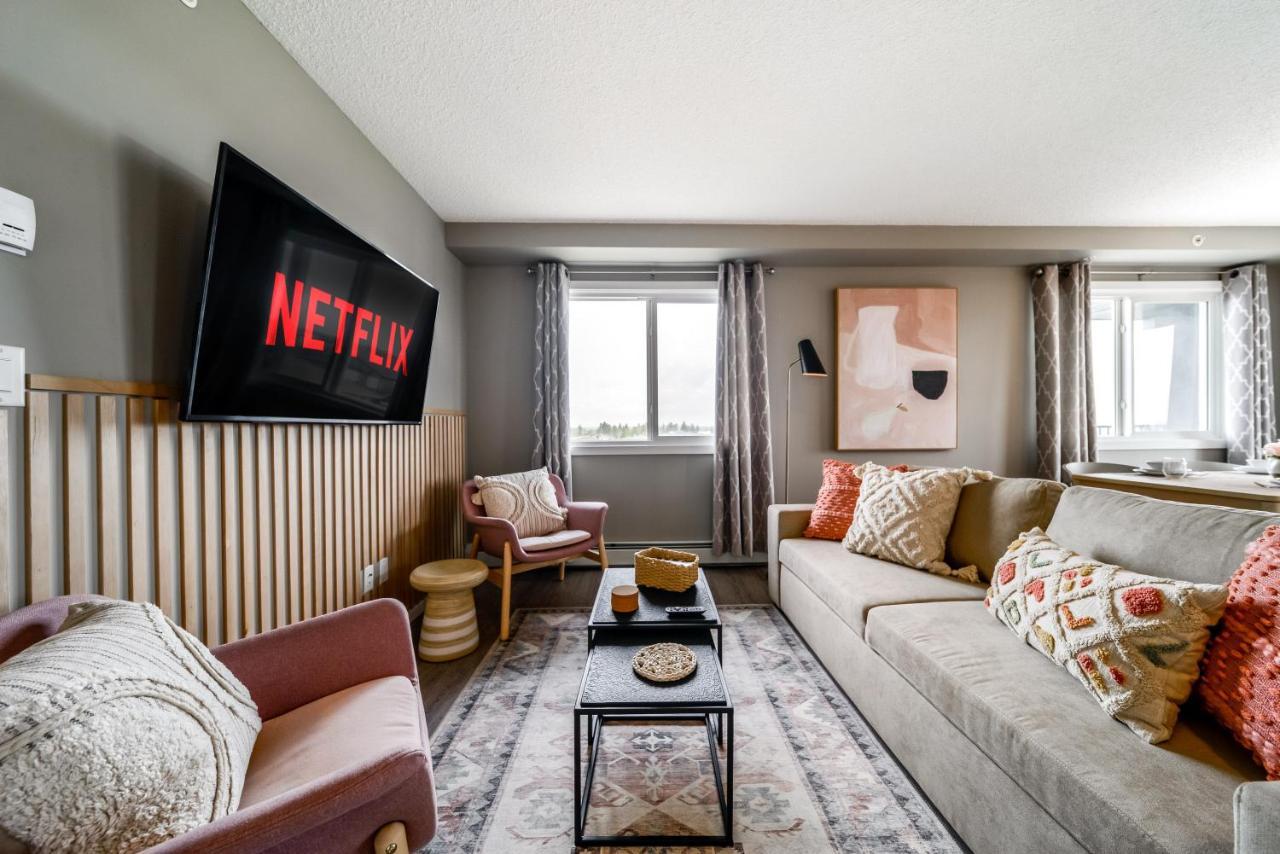 Peaceful Oasis Condo, Ac, Top Floor, Secure Ug Parking, Balcony, King Bed! Edmonton Exterior foto