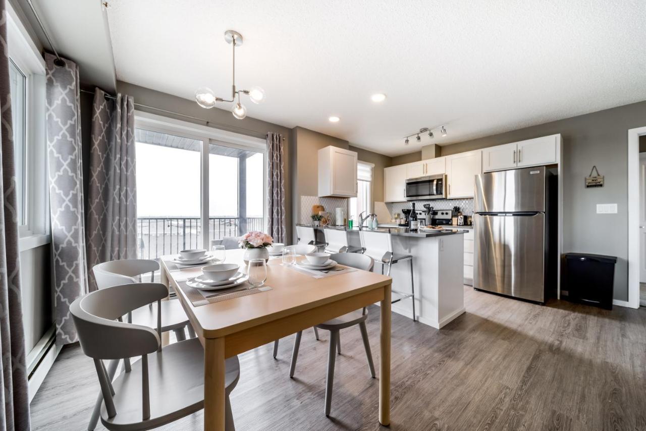 Peaceful Oasis Condo, Ac, Top Floor, Secure Ug Parking, Balcony, King Bed! Edmonton Exterior foto