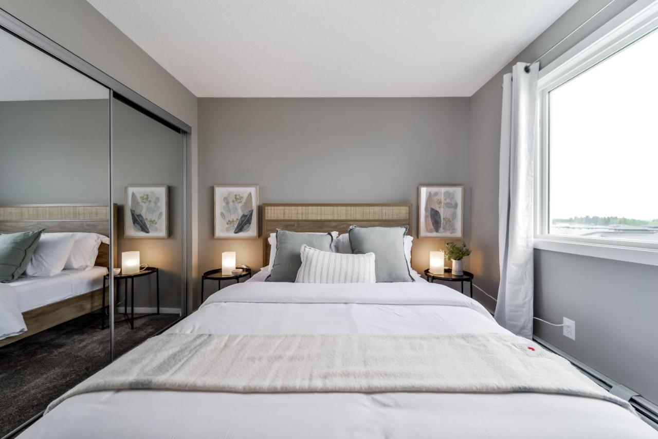 Peaceful Oasis Condo, Ac, Top Floor, Secure Ug Parking, Balcony, King Bed! Edmonton Exterior foto