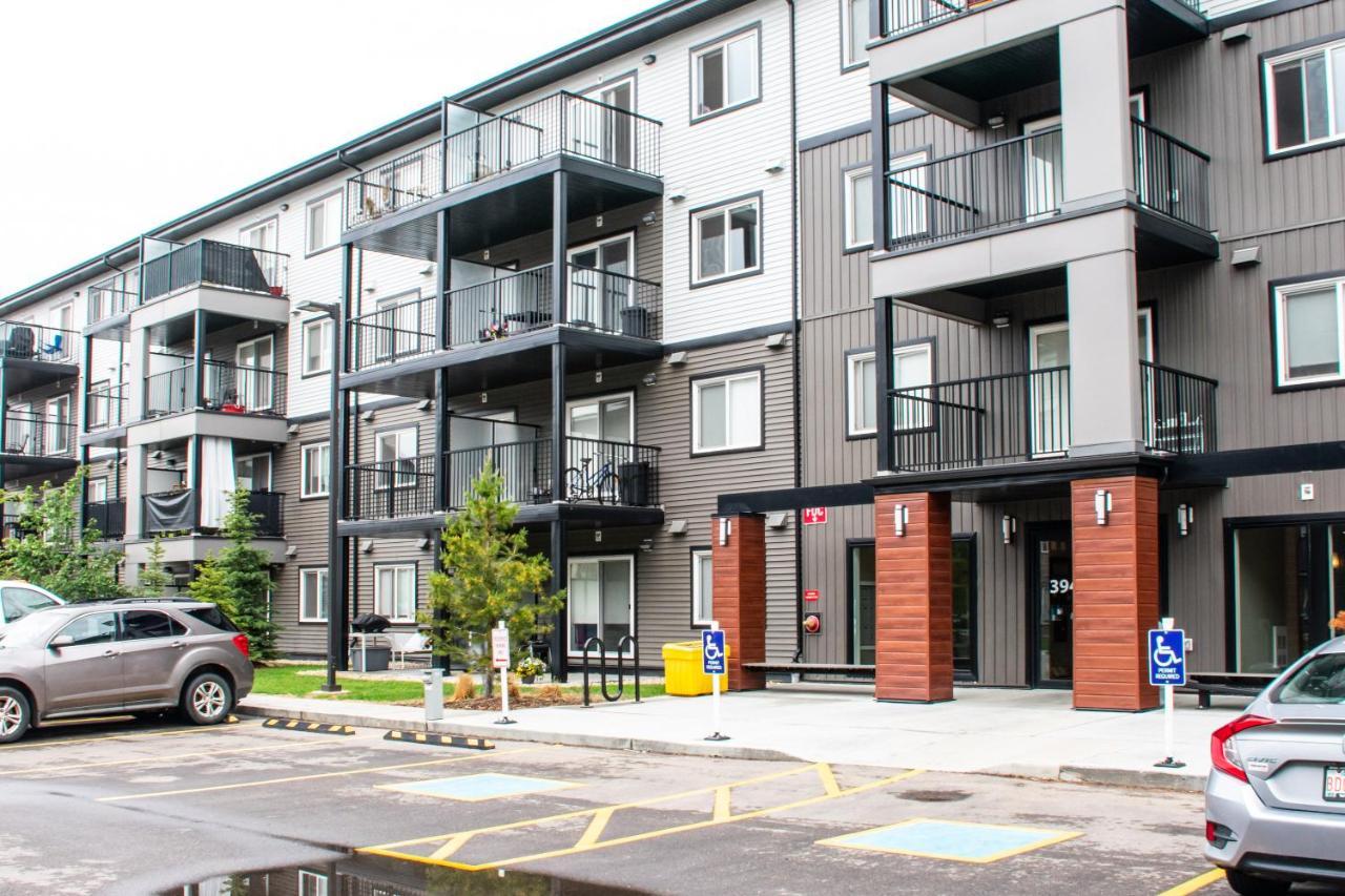Peaceful Oasis Condo, Ac, Top Floor, Secure Ug Parking, Balcony, King Bed! Edmonton Exterior foto